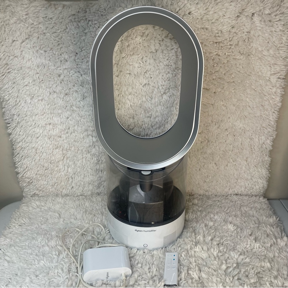Dyson Humidifier & Fan AM10 0.8 Gallons - White/Silver